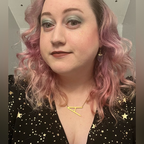 Meet your Posher, Alyssa - Picture 4 of 6